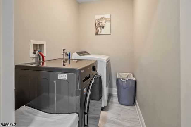 75 Bowlby St, Dover Town, NJ 07801