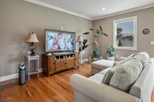 75 Bowlby St, Dover Town, NJ 07801