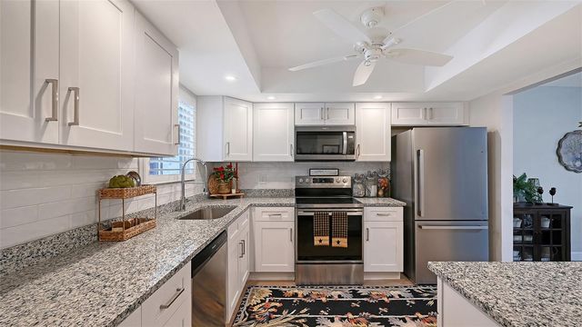 3904 ASHWOOD LANE 64, Sarasota, FL 34232
