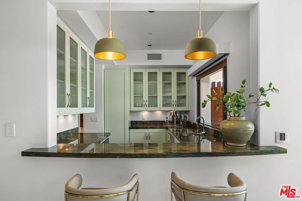 Image 20 of property listing at 1535 Umeo Road, Los Angeles, CA 90272