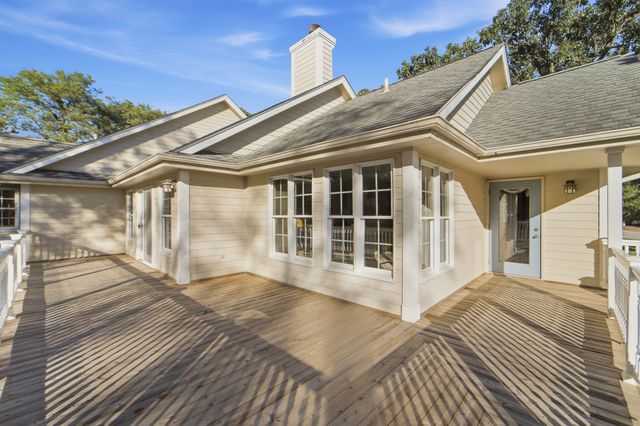 6916 Capitol View Court, Johnston, IA 50131