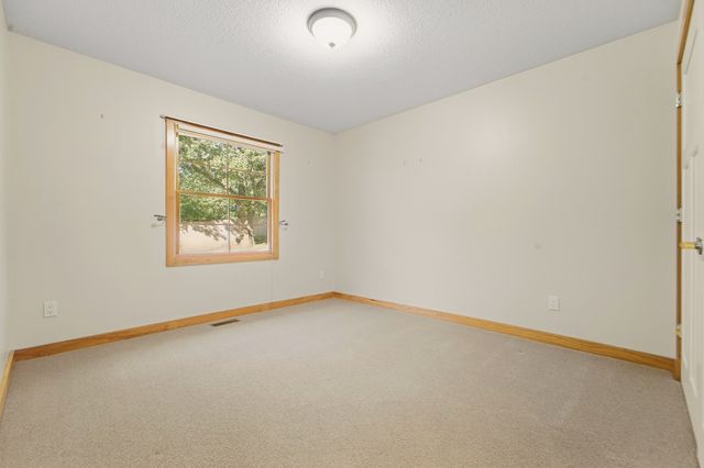 6916 Capitol View Court, Johnston, IA 50131