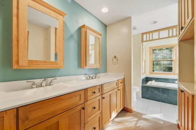 6916 Capitol View Court, Johnston, IA 50131