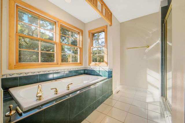6916 Capitol View Court, Johnston, IA 50131