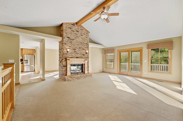 6916 Capitol View Court, Johnston, IA 50131