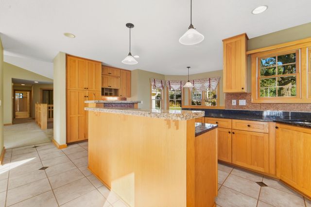 6916 Capitol View Court, Johnston, IA 50131