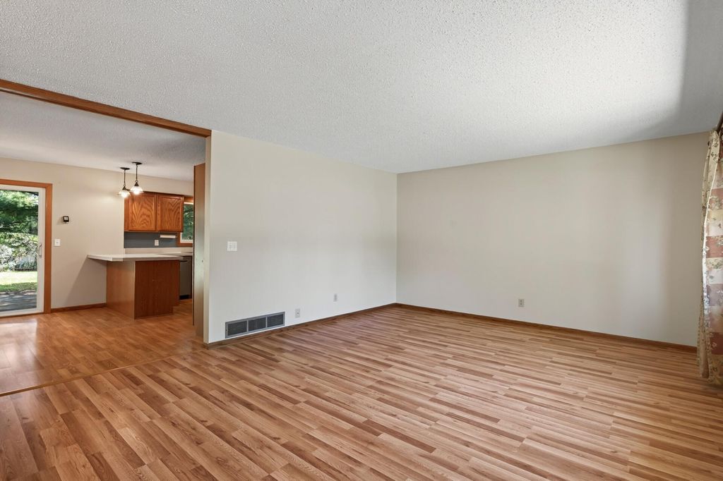 15233 Urbank Street NE, Ham Lake, MN 55304 — photo 5