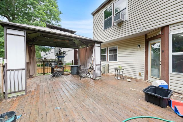 109 Longwood Crossing Boulevard, Etna, OH 43062