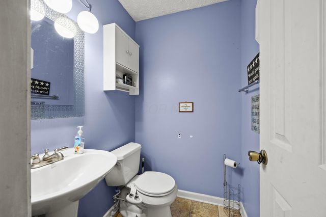 109 Longwood Crossing Boulevard, Etna, OH 43062