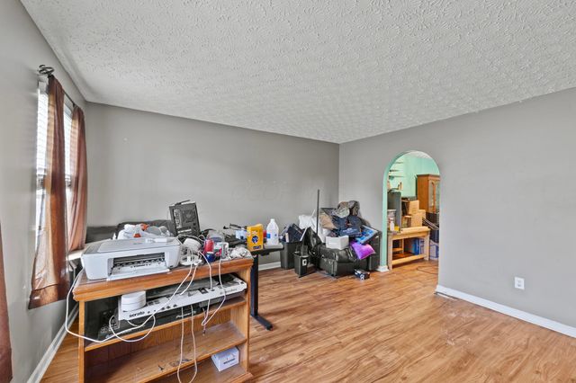 109 Longwood Crossing Boulevard, Etna, OH 43062