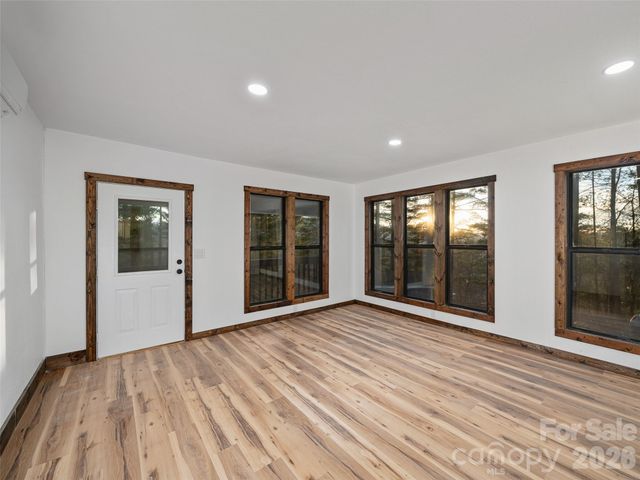 139 Church Street, Burnsville, NC 28714