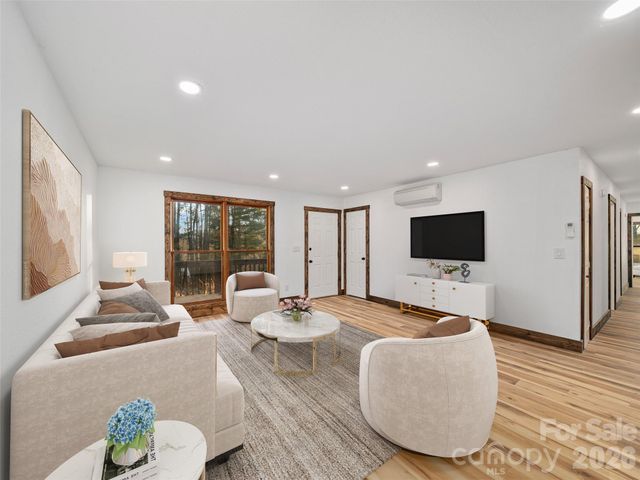 139 Church Street, Burnsville, NC 28714