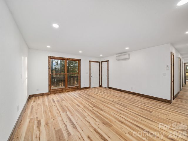 139 Church Street, Burnsville, NC 28714