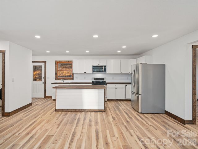 139 Church Street, Burnsville, NC 28714