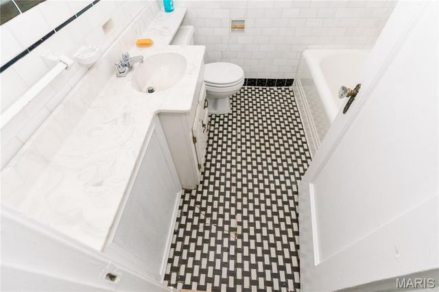 7360 Dartmouth Avenue, University City, MO 63130