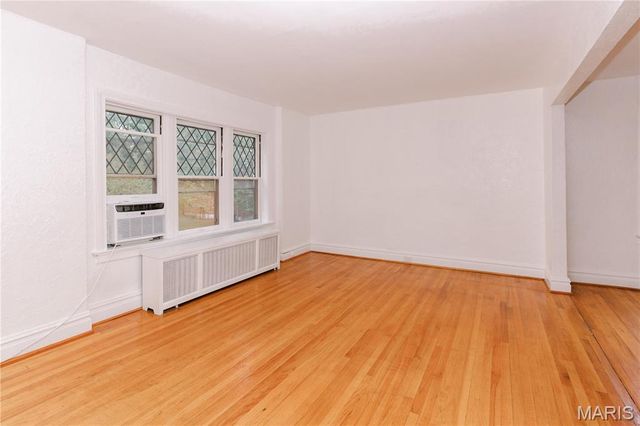 7360 Dartmouth Avenue, University City, MO 63130