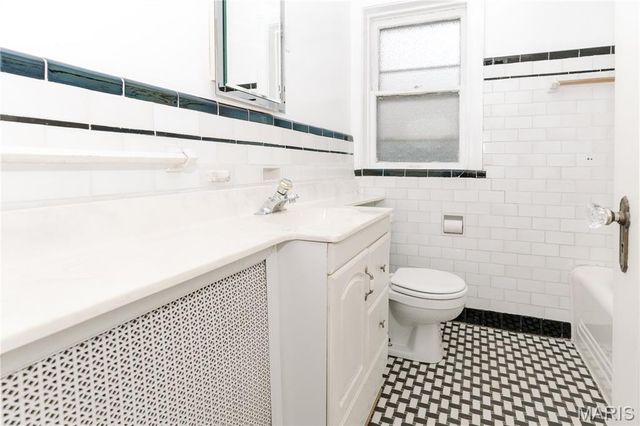 7360 Dartmouth Avenue, University City, MO 63130