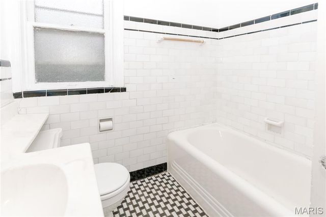 7360 Dartmouth Avenue, University City, MO 63130