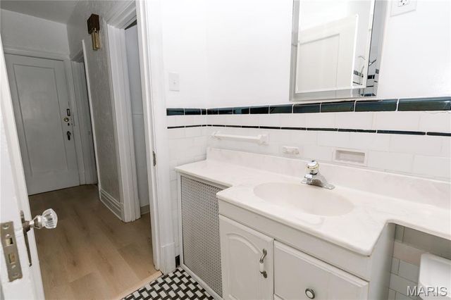 7360 Dartmouth Avenue, University City, MO 63130