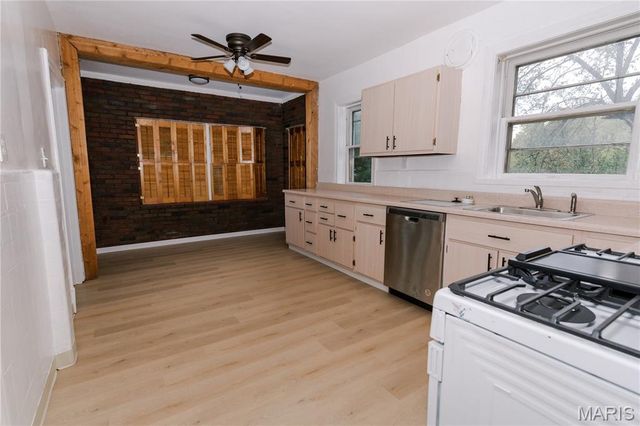 7360 Dartmouth Avenue, University City, MO 63130