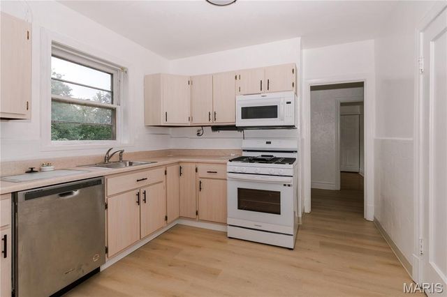 7360 Dartmouth Avenue, University City, MO 63130