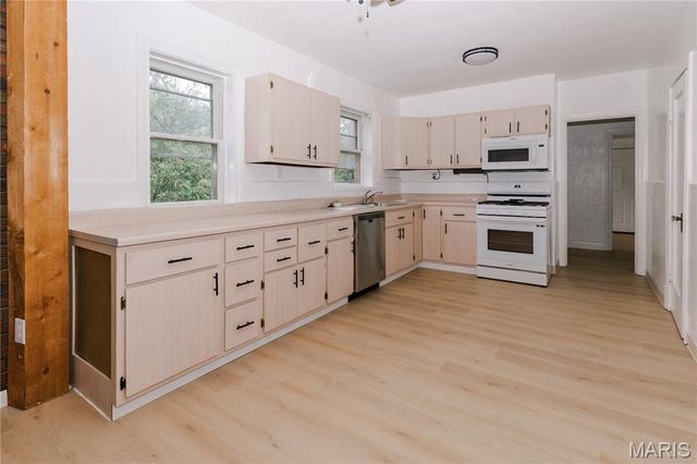 7360 Dartmouth Avenue, University City, MO 63130