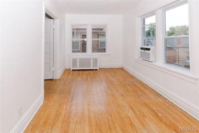 7360 Dartmouth Avenue, University City, MO 63130