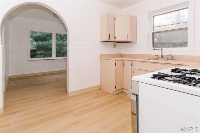 7360 Dartmouth Avenue, University City, MO 63130