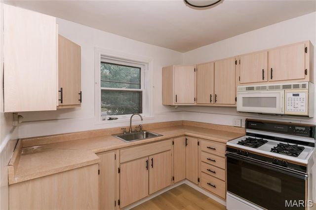 7360 Dartmouth Avenue, University City, MO 63130