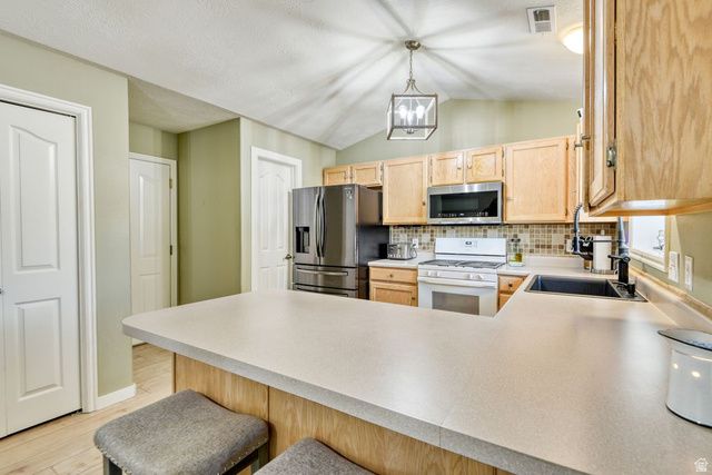 3224 S HINTON CT, West Valley City, UT 84128