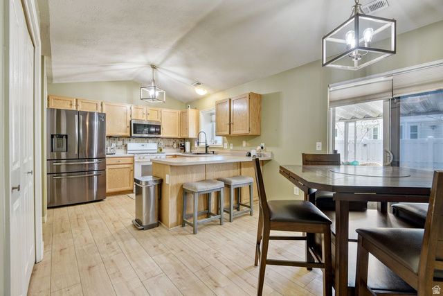 3224 S HINTON CT, West Valley City, UT 84128