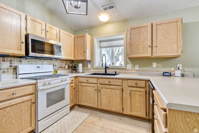 3224 S HINTON CT, West Valley City, UT 84128