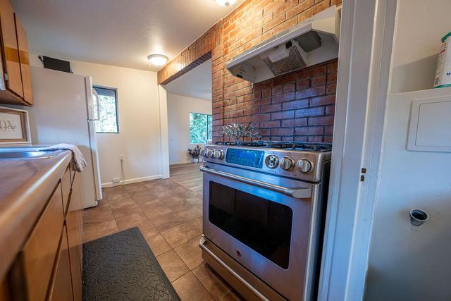 134 Catalpa Ln, Grass Valley, CA 95945