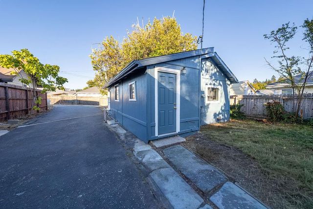 134 Catalpa Ln, Grass Valley, CA 95945