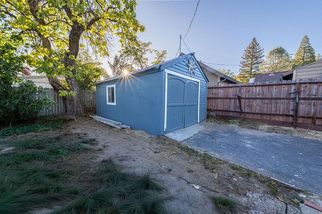 134 Catalpa Ln, Grass Valley, CA 95945