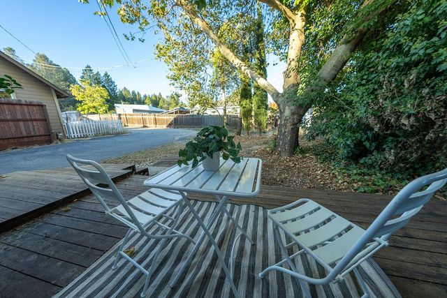 134 Catalpa Ln, Grass Valley, CA 95945