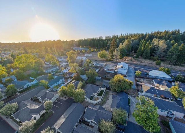134 Catalpa Ln, Grass Valley, CA 95945