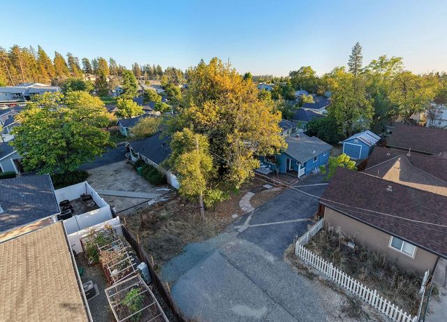134 Catalpa Ln, Grass Valley, CA 95945