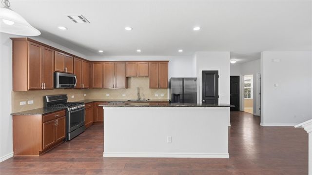 312 Waterloo DR, Kyle, TX 78640