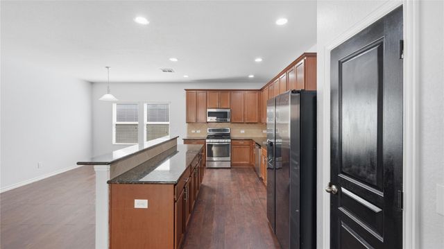 312 Waterloo DR, Kyle, TX 78640