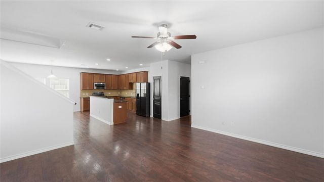 312 Waterloo DR, Kyle, TX 78640