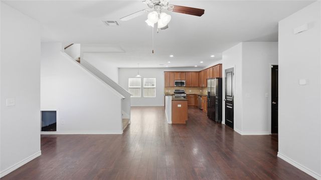 312 Waterloo DR, Kyle, TX 78640