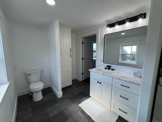 100 8th Street, Adair, IA 50002