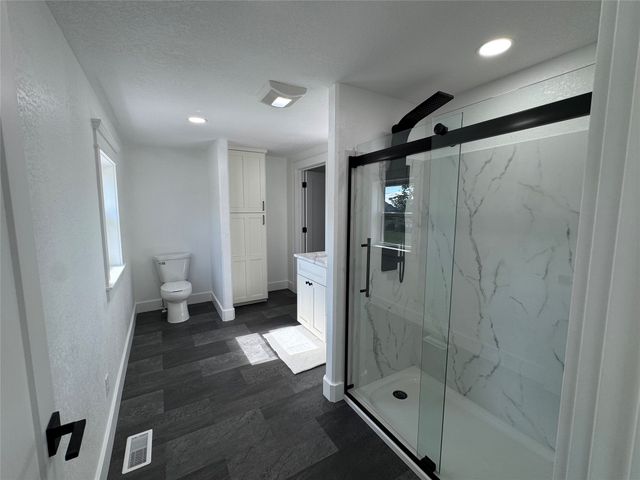 100 8th Street, Adair, IA 50002