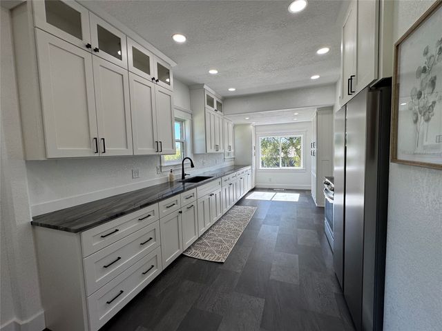 100 8th Street, Adair, IA 50002