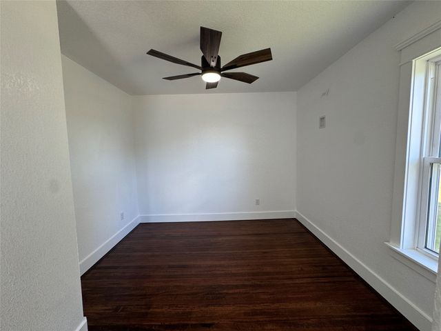 100 8th Street, Adair, IA 50002