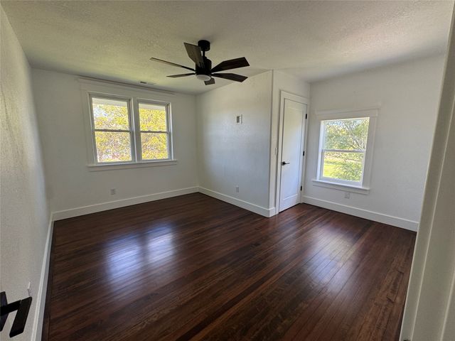 100 8th Street, Adair, IA 50002