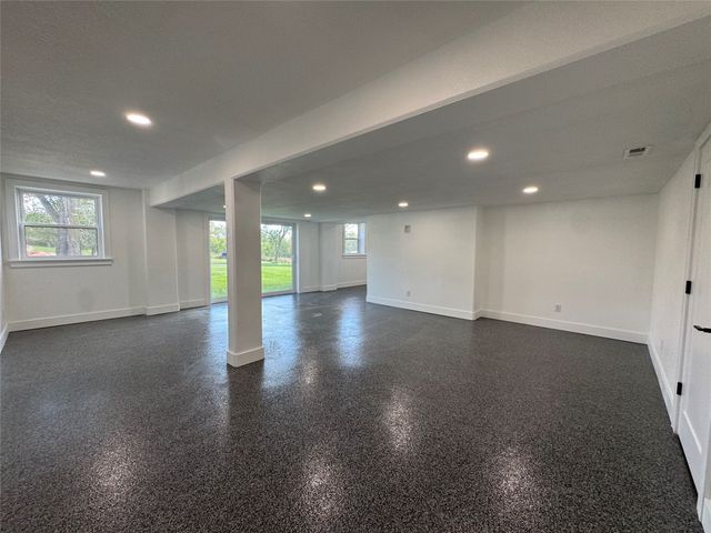 100 8th Street, Adair, IA 50002