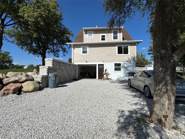 100 8th Street, Adair, IA 50002