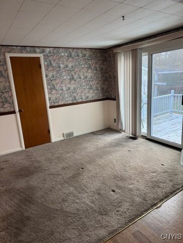 119 Gordon Road, Clay, NY 13212